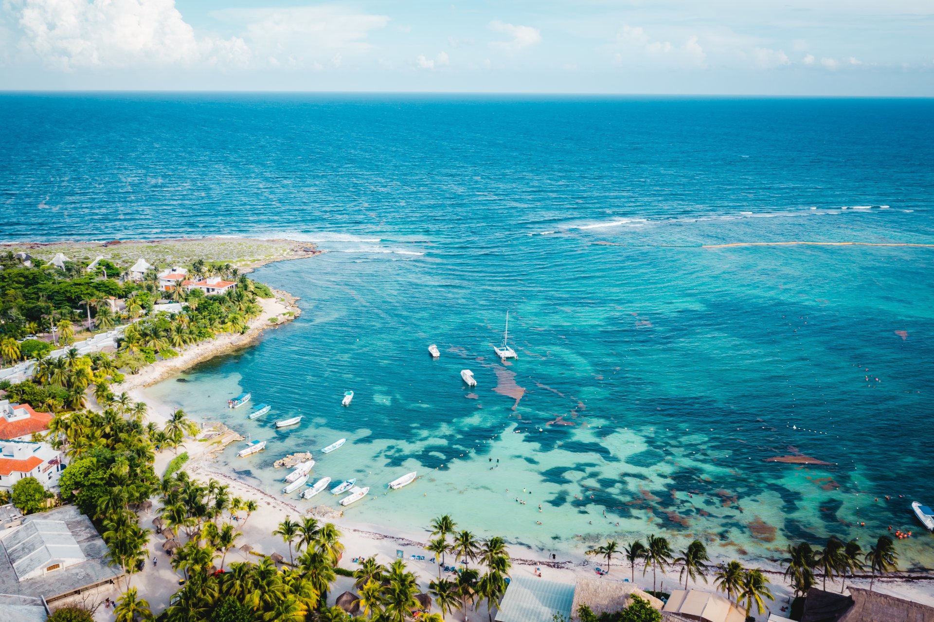 vedere aeriană cu drona asupra Golfului Akumal din Riviera Maya, Mexic