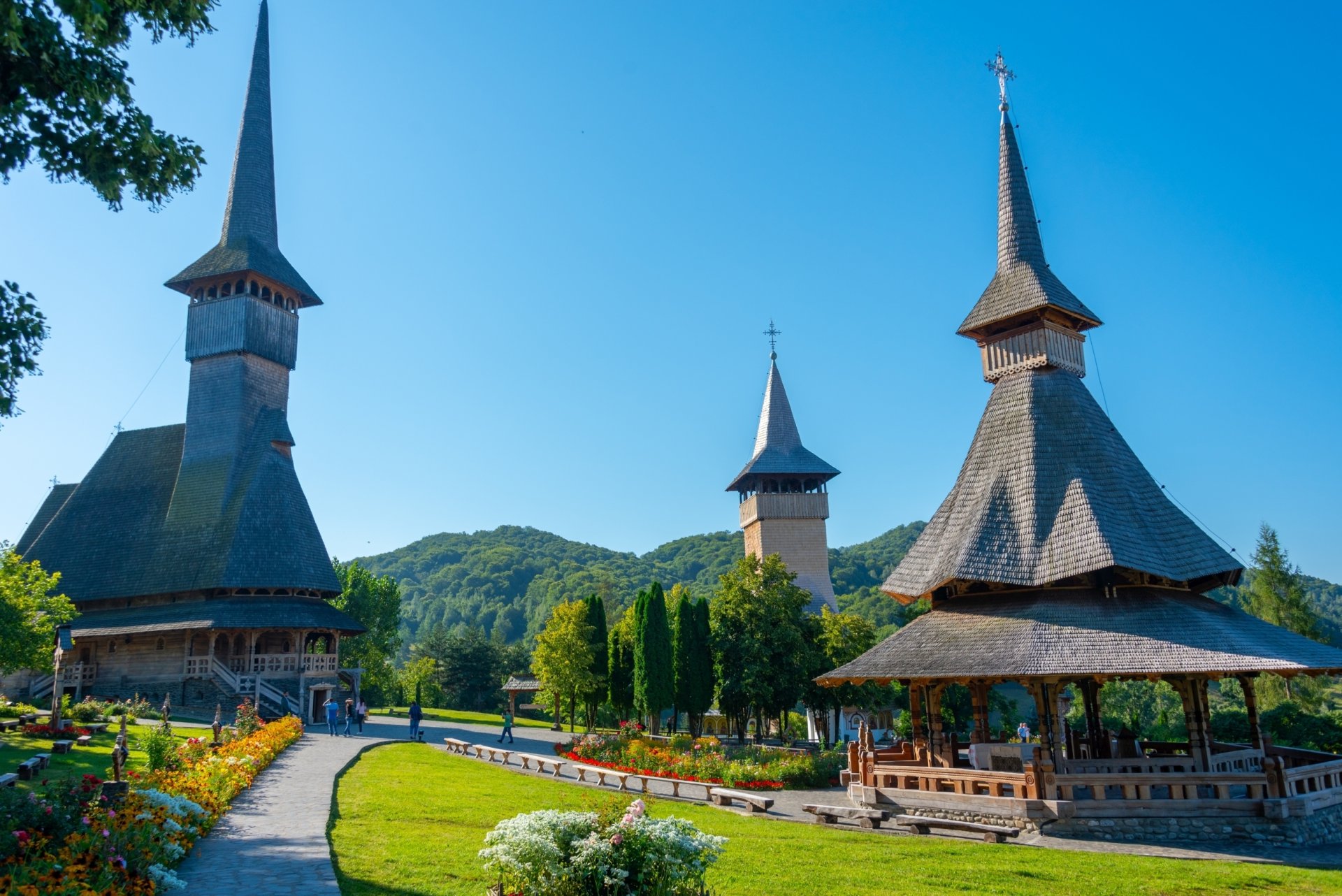 Descoperă România