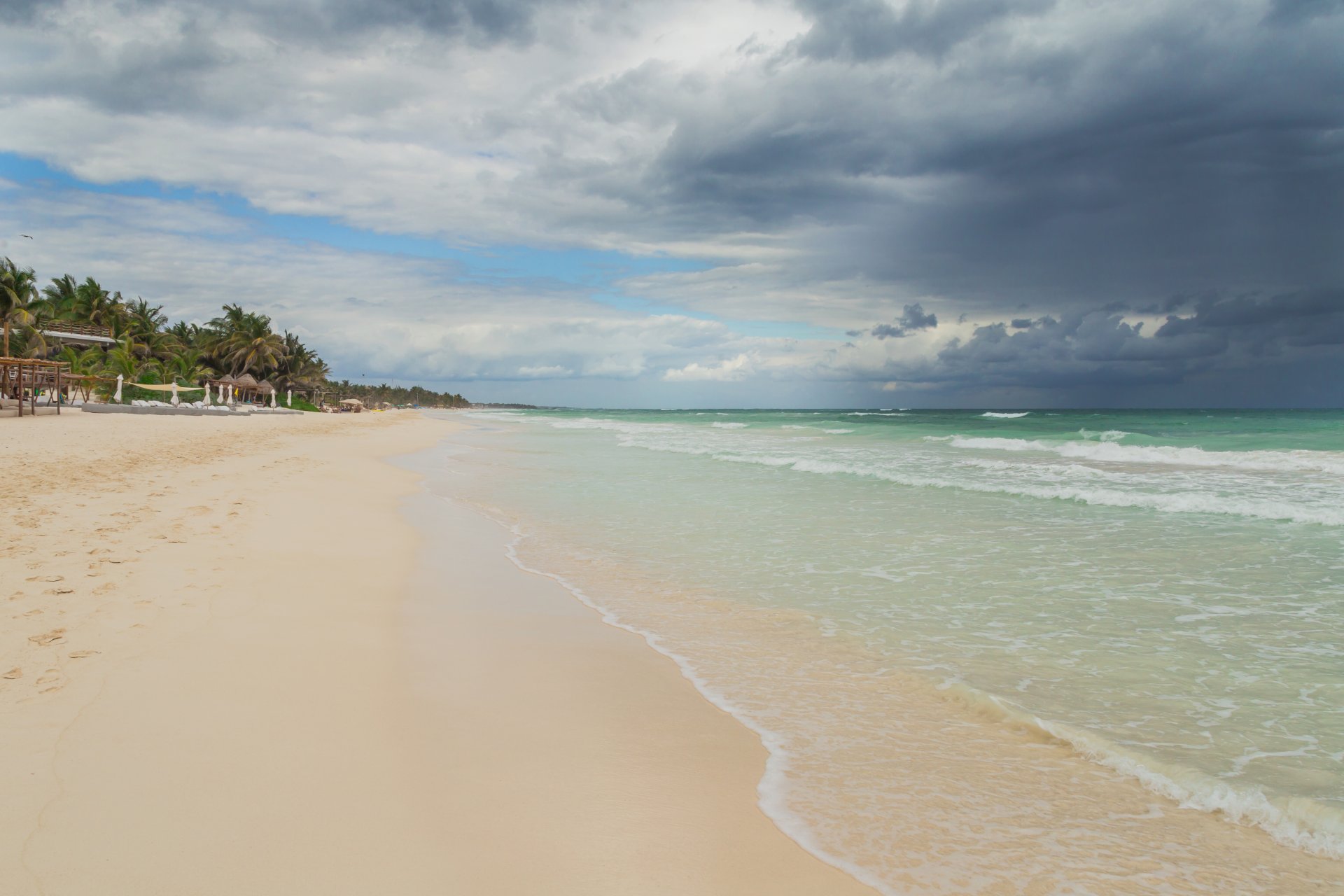 furtuna tropicala in oceanul atlantic uragan in marea caraibilor