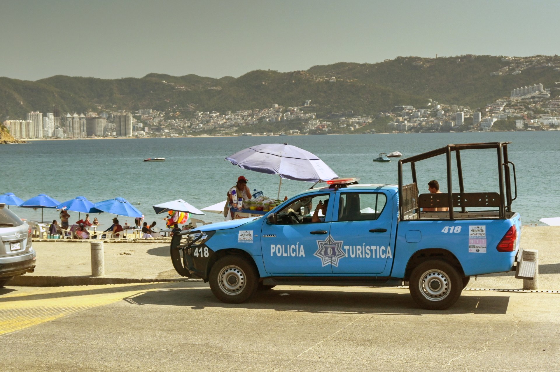Vehicul de patrulare al politiei turistice in Mexic, folosit pentru siguranta turistilor pe strazile orasului.