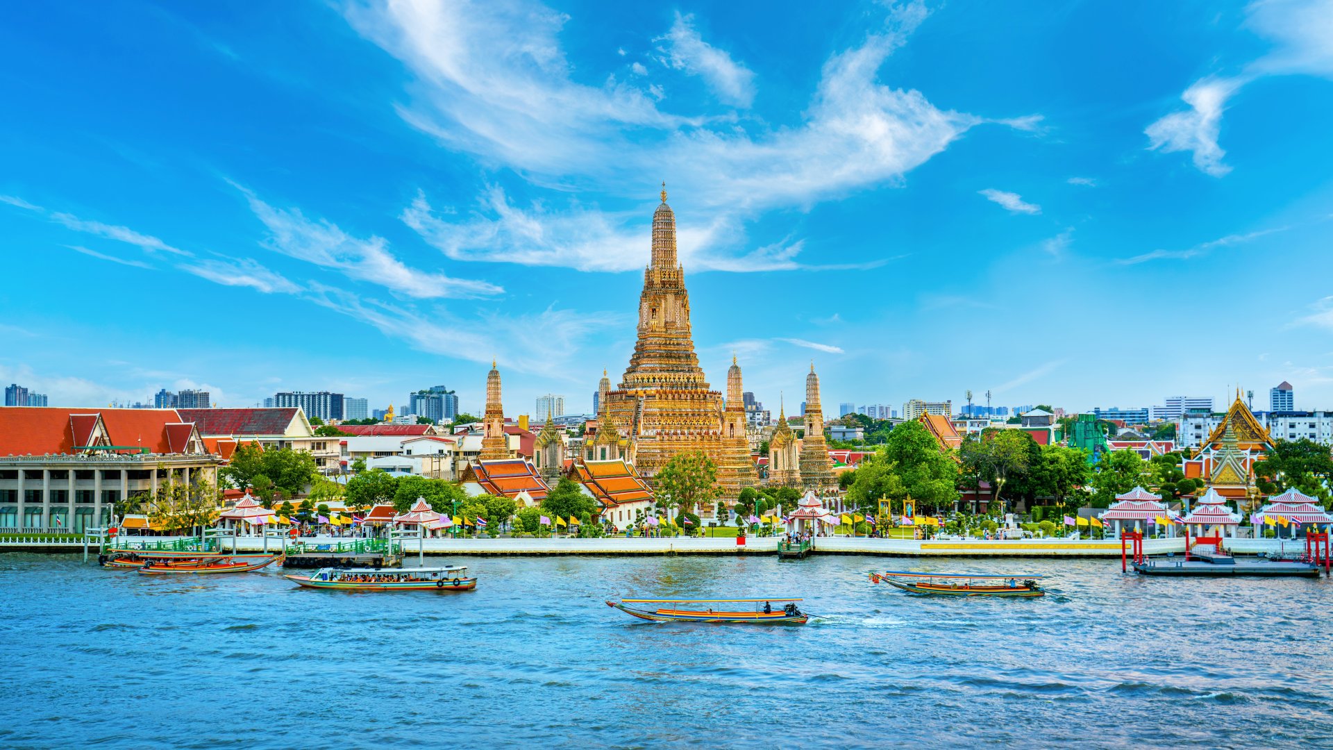 Templul Wat Arun din Bangkok, Thailanda, una dintre cele mai cunoscute atractii turistice si simbol al orasului