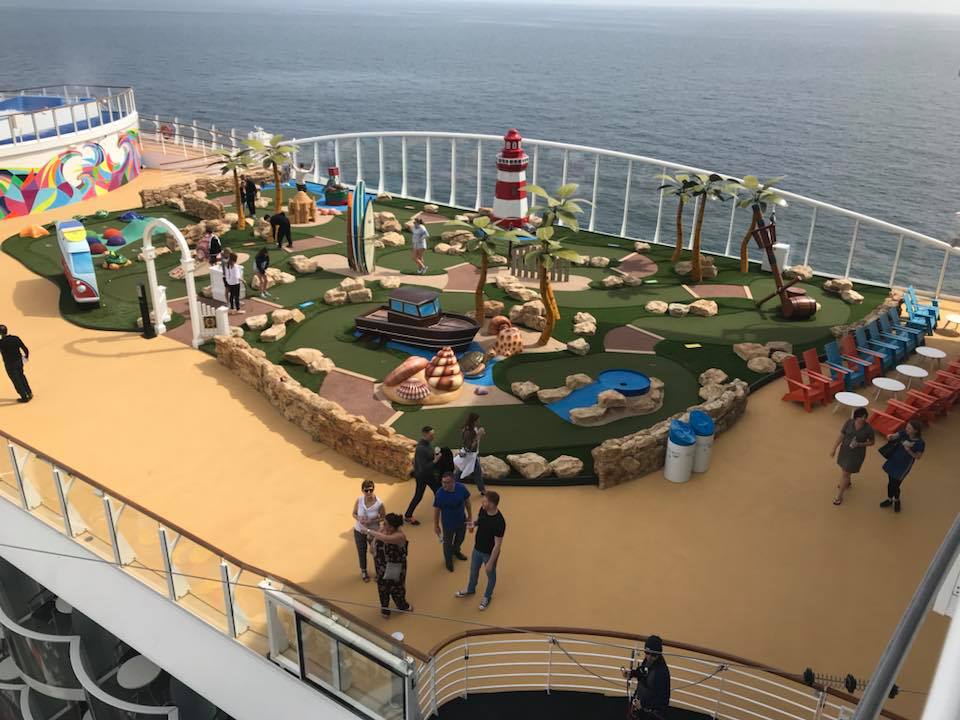Symphony of the Seas în portul Barcelona