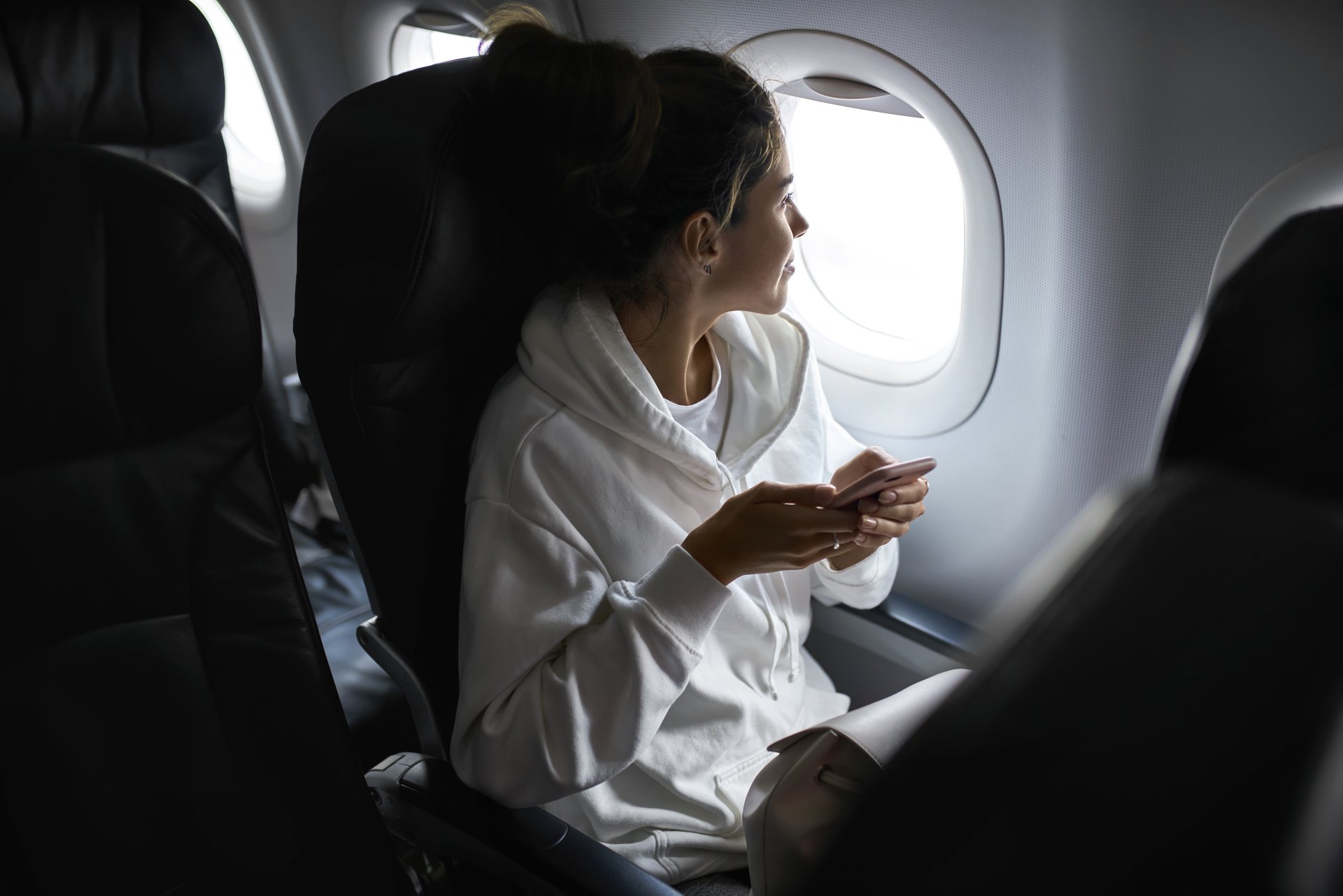 Haine lejere si incaltaminte comoda pentru zbor lung, confort in timpul calatoriei cu avionul
